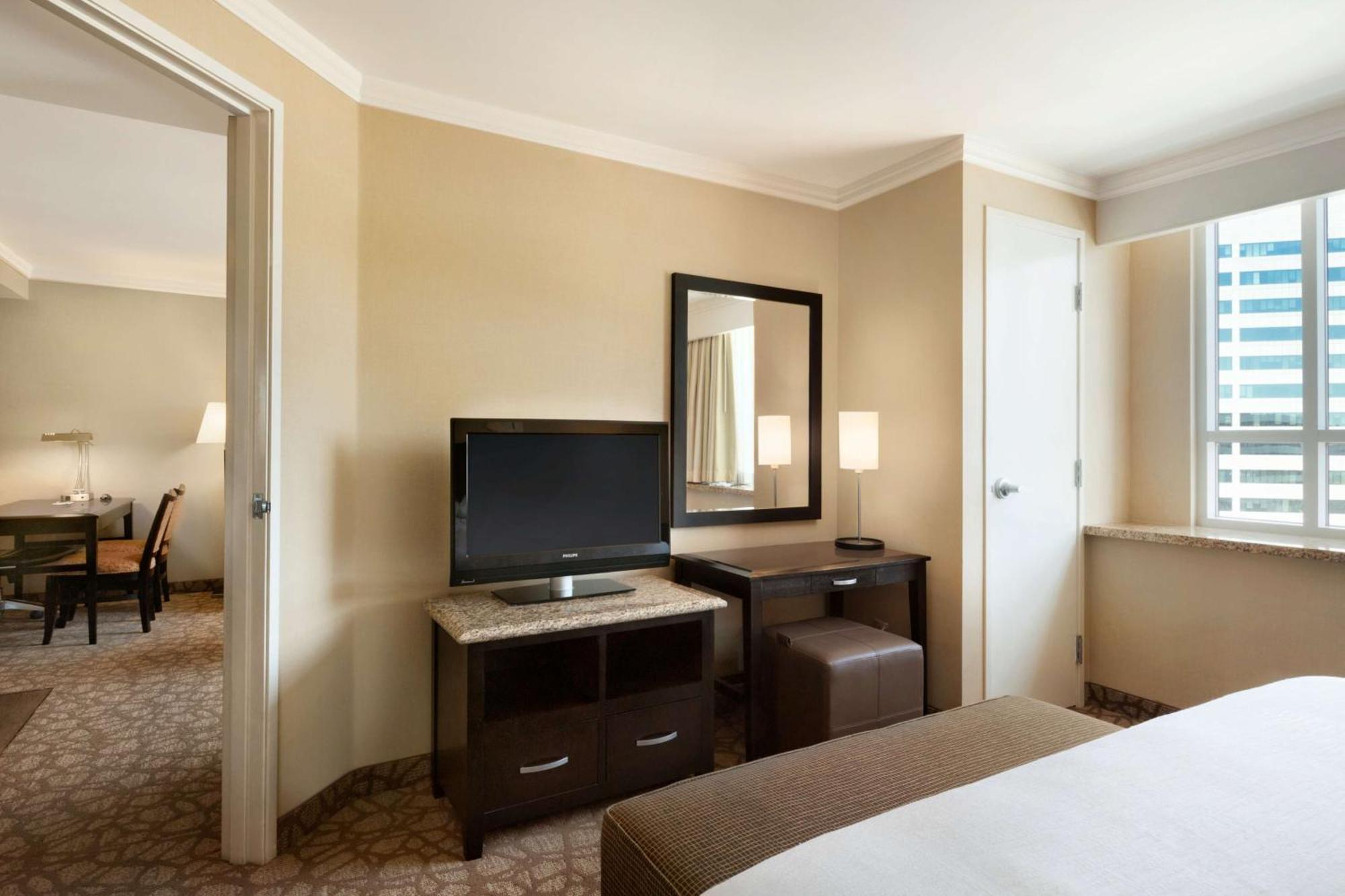 Embassy Suites Los Angeles Глендейл Екстер'єр фото